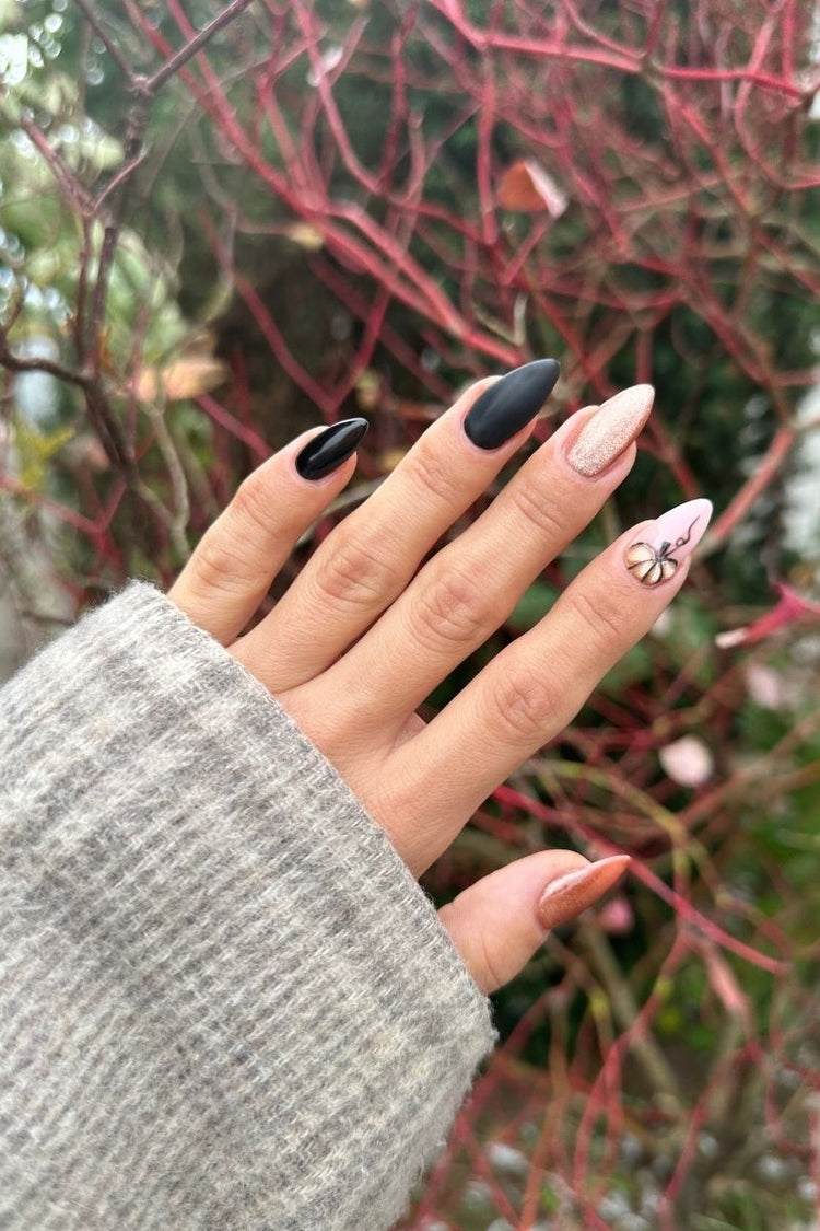 Golden Spell Look – Geelilakkalook Nailsterilta, kuva 3