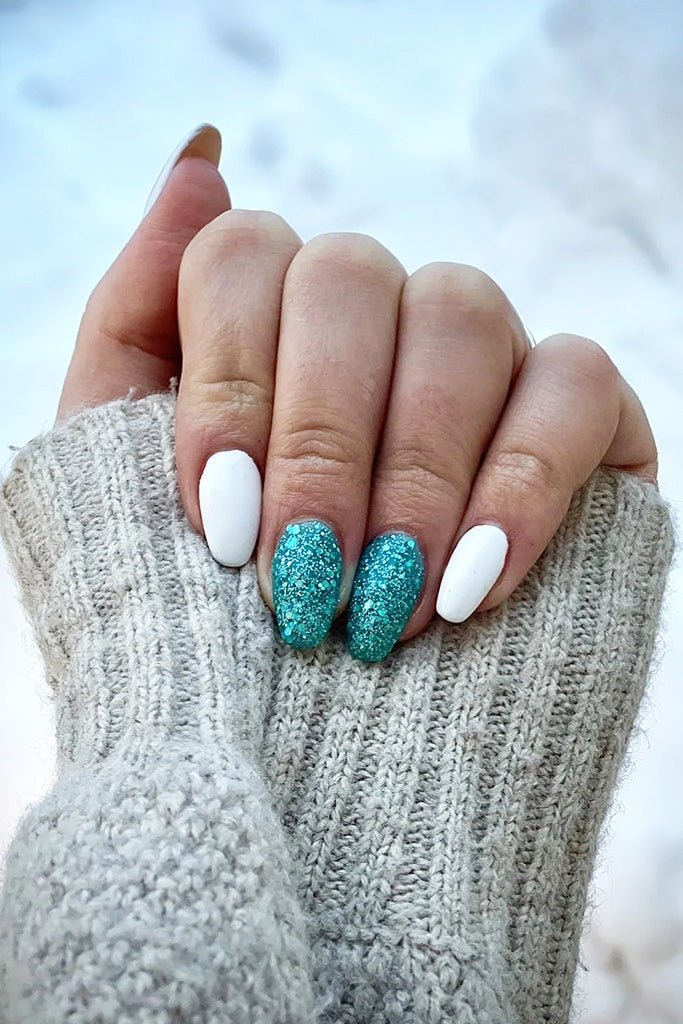 Bahamas Blue · 140 – Geelilakka Nailsterilta, kuva 3