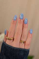 Blue Ice Glitter · 444 – Geelilakka Nailsterilta, kuva 3