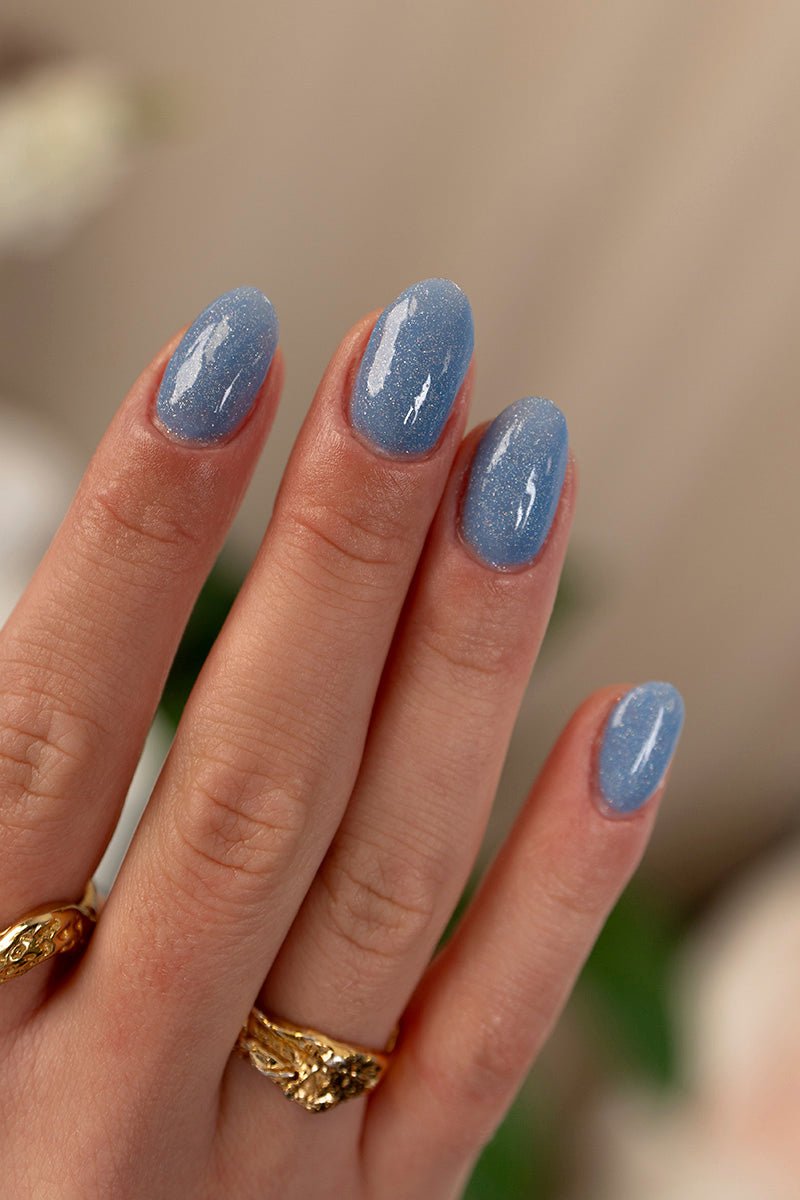 Blue Ice Glitter · 444 – Geelilakka Nailsterilta, kuva 5