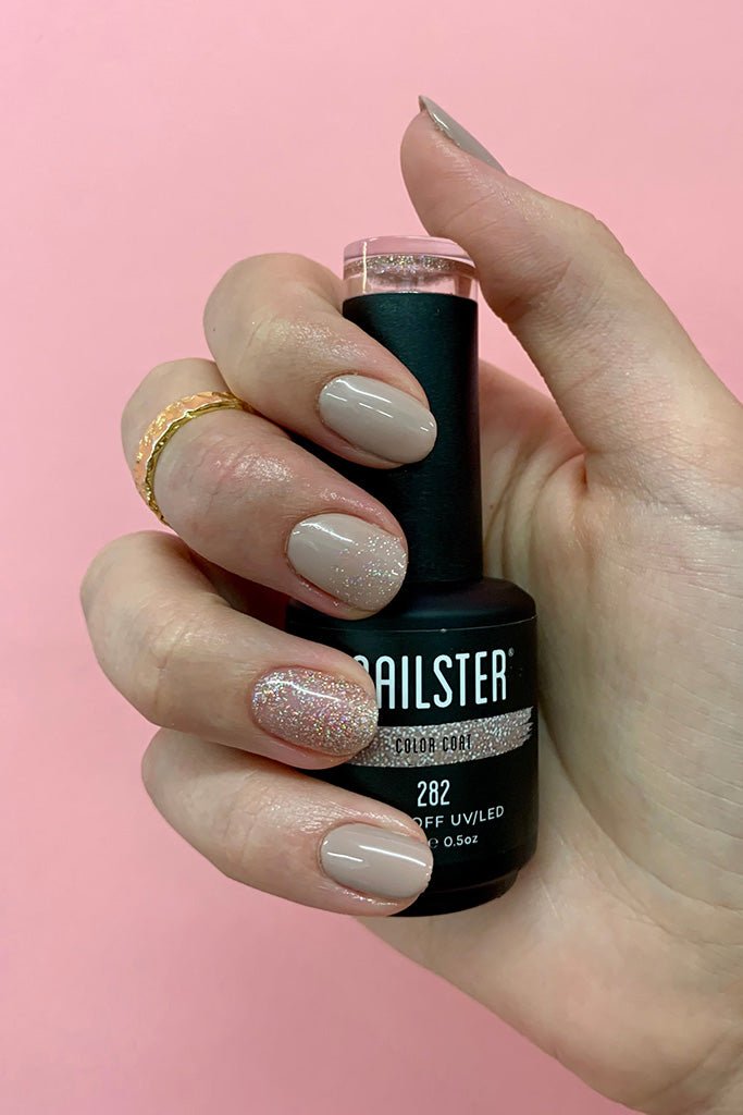 Champagne Pump · 282 – Geelilakka Nailsterilta, kuva 3