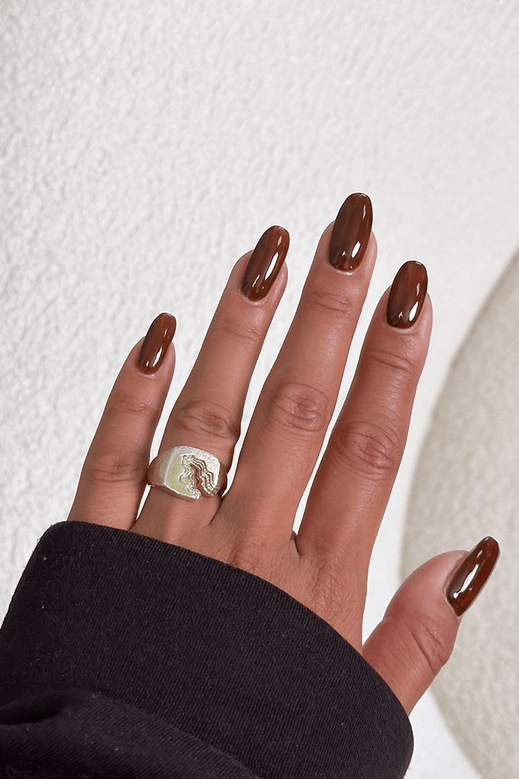 Chestnut · 494 – Geelilakka Nailsterilta, kuva 3