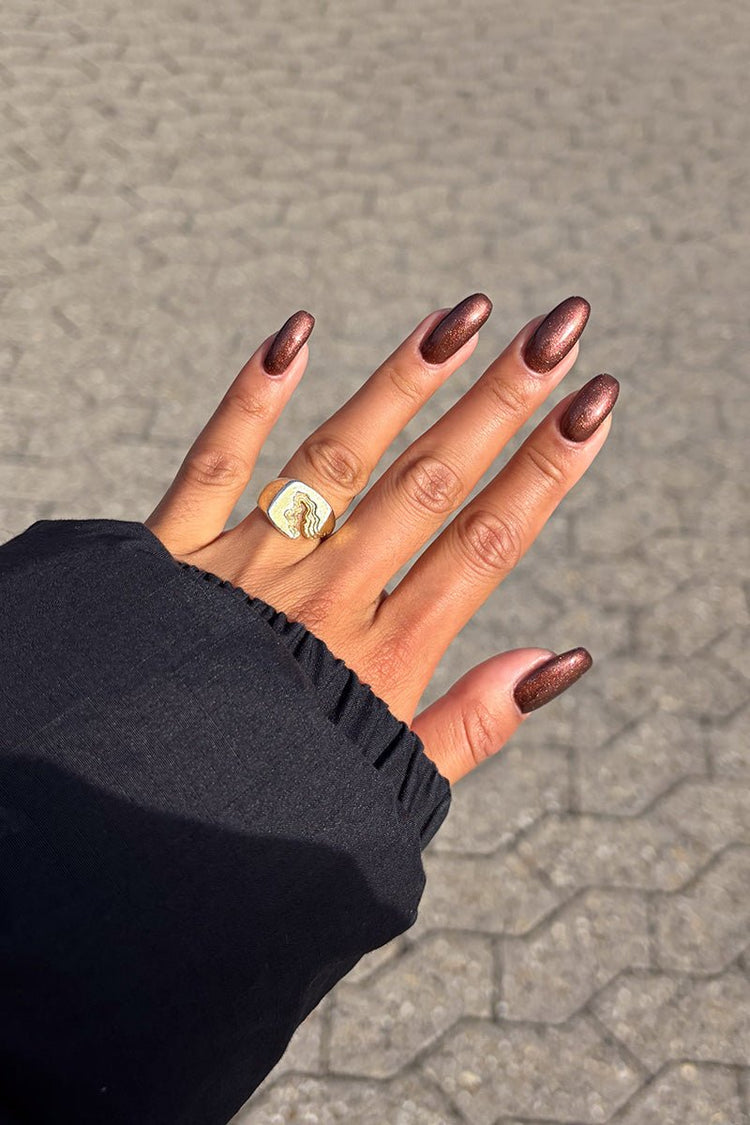 Chocolate Drizzle · 501 – Geelilakka Nailsterilta, kuva 3