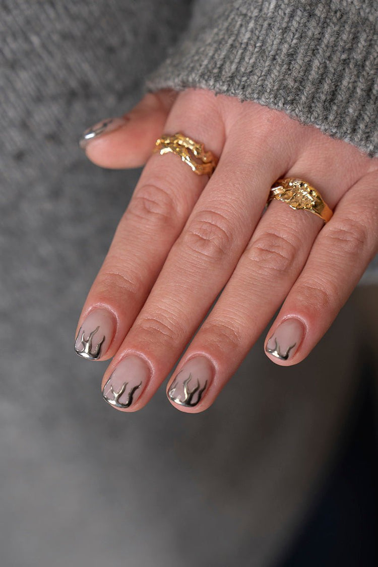 Chrome Flames – Geelilakkalook Nailsterilta, kuva 2
