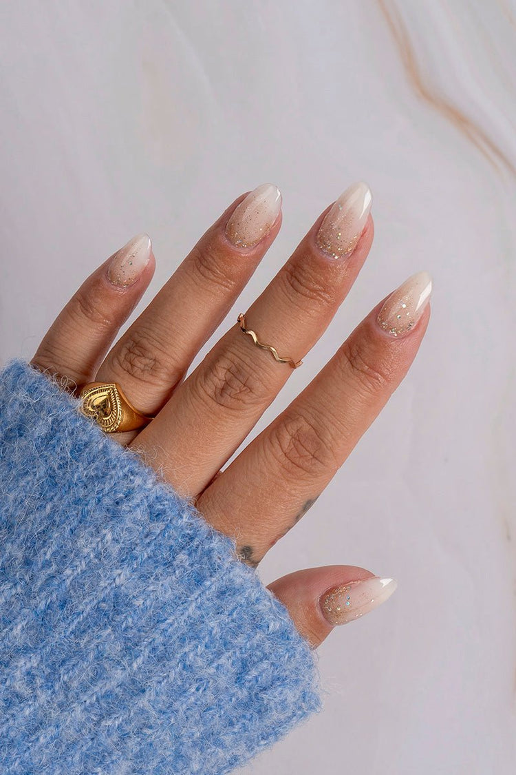 Combo Glitter  · 80 – Geelilakka Nailsterilta, kuva 3