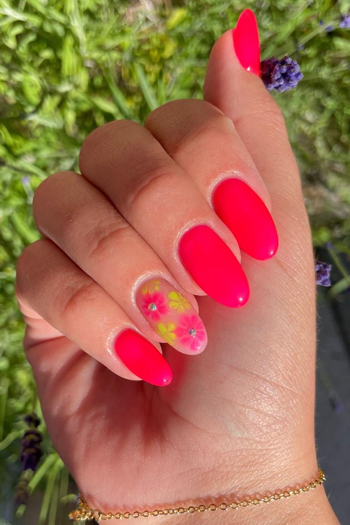 Coral Glow · 14 – Geelilakka Nailsterilta, kuva 3