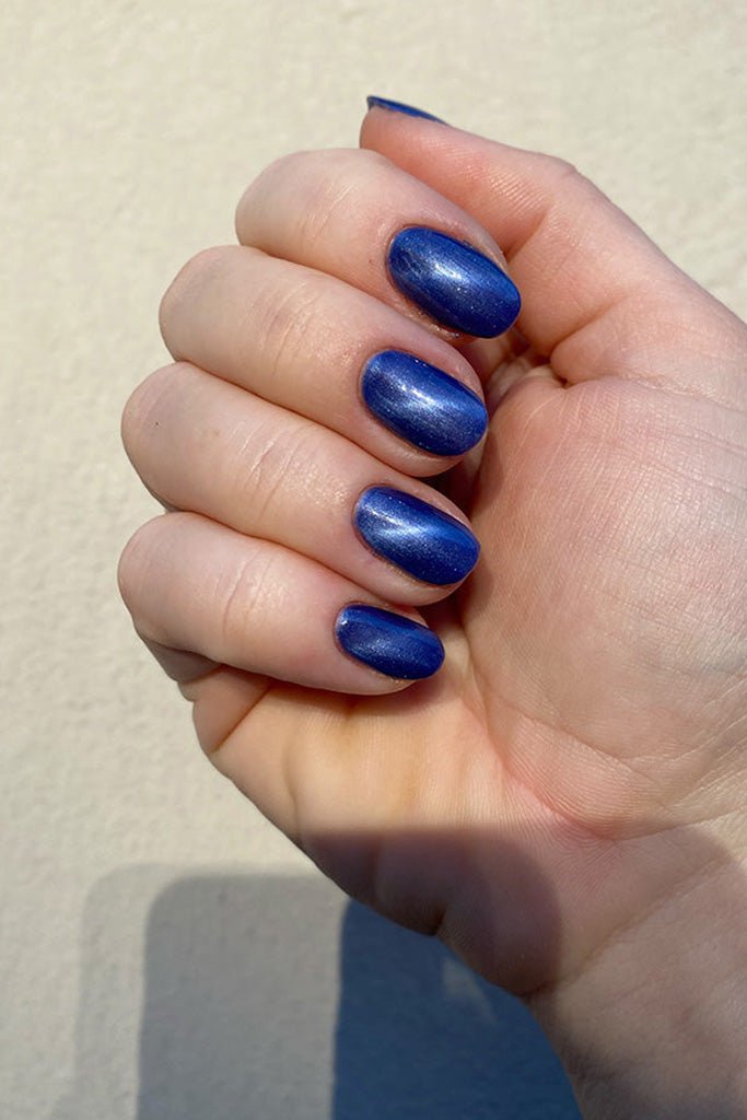 Drippin’ Cat Eye · 326 – Geelilakka Cat Eye Nailsterilta, kuva 3