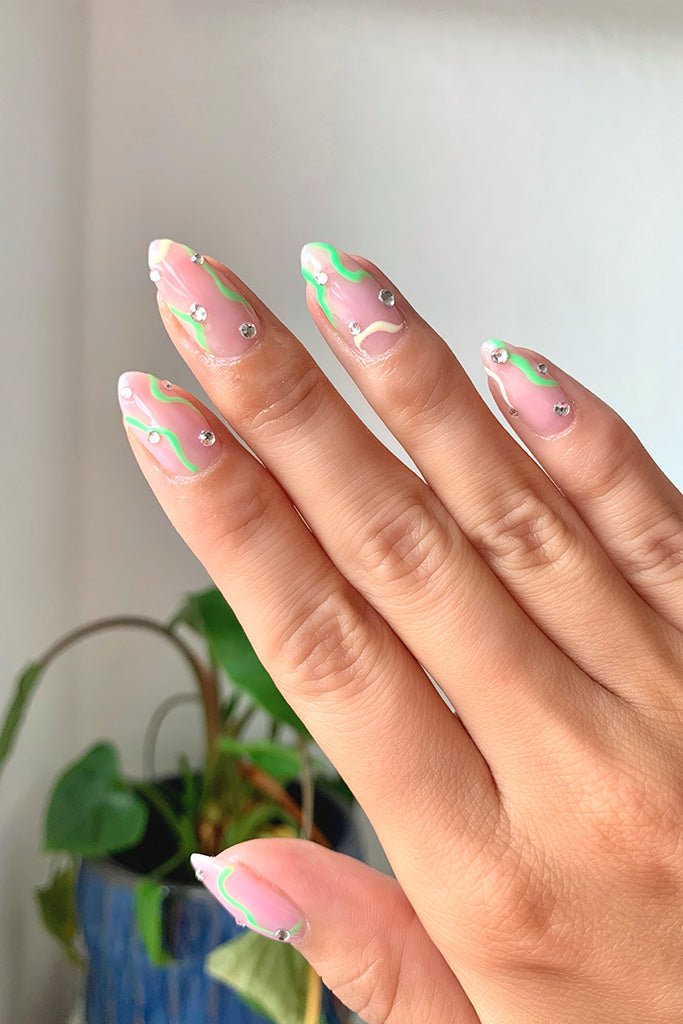 Electric Green · 69 – Geelilakka Nailsterilta, kuva 3