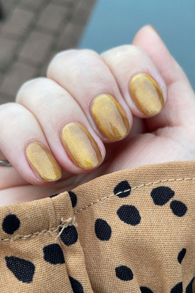 Golden Glow Cat Eye · 321 – Geelilakka Cat Eye Nailsterilta, kuva 3