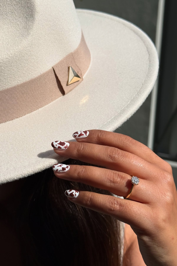 Cow Look – Geelilakkalook Nailsterilta, kuva 2
