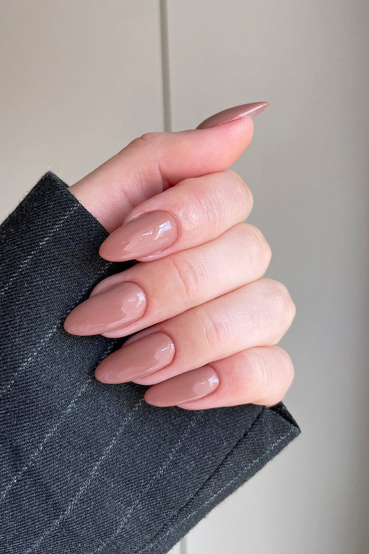 Light Chocolate · 254 – Geelilakka Nailsterilta, kuva 3