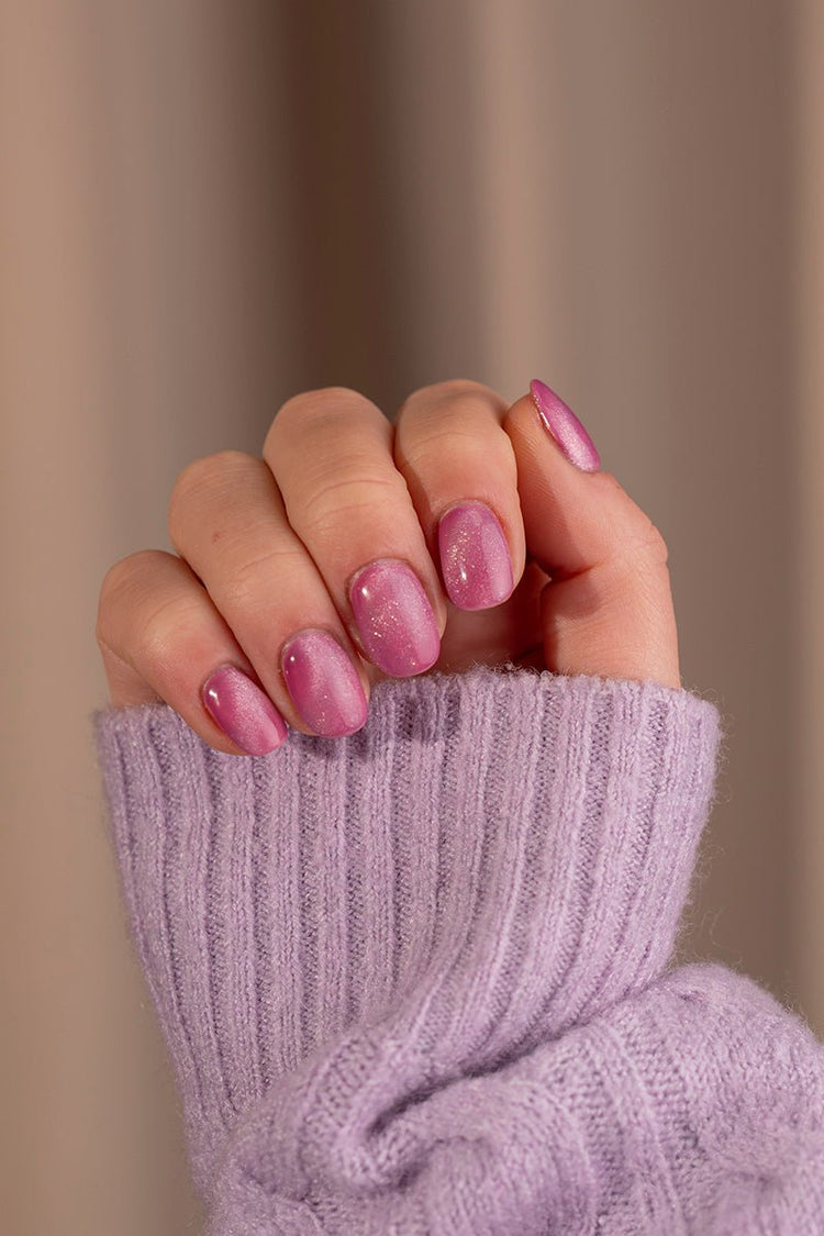 Pink Bling Cat Eye · 332 – Geelilakka Cat Eye Nailsterilta, kuva 3