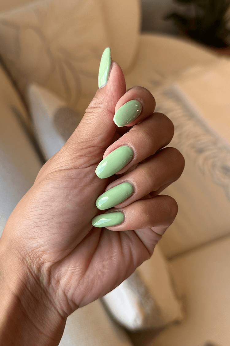 Pistachio · 488 – Geelilakka Nailsterilta, kuva 3