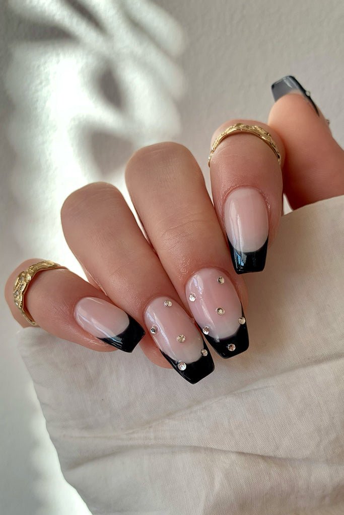 Pure Black · 71 – Geelilakka Nailsterilta, kuva 3