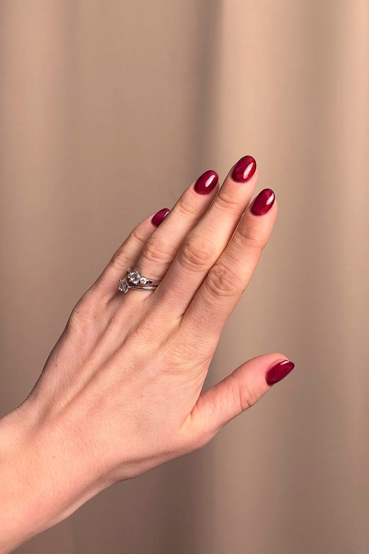 Red Flare Cat Eye · 472 – Geelilakka Cat Eye Nailsterilta, kuva 3