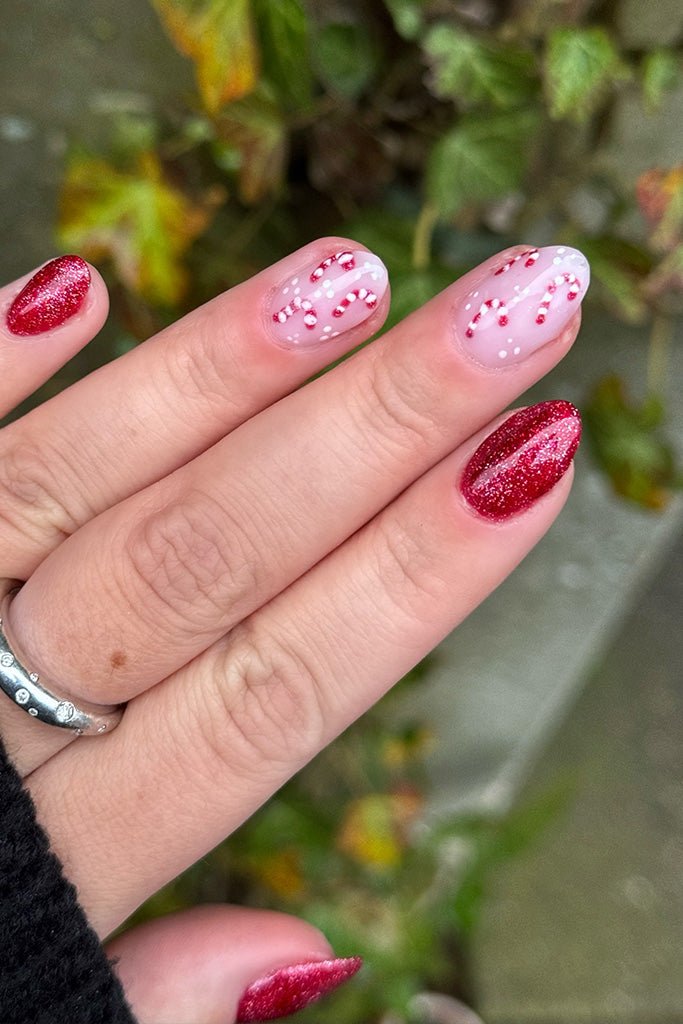 Reflective Red · 359 – Geelilakka Nailsterilta, kuva 3