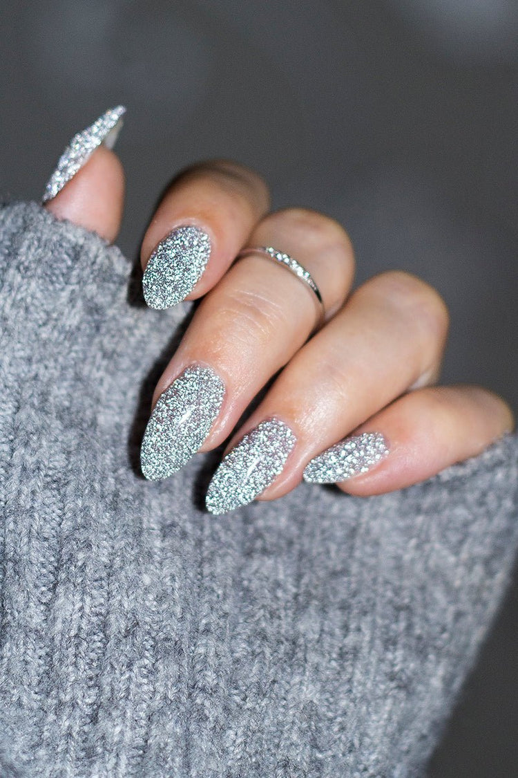 Reflective Silver · 355 – Geelilakka Nailsterilta, kuva 3