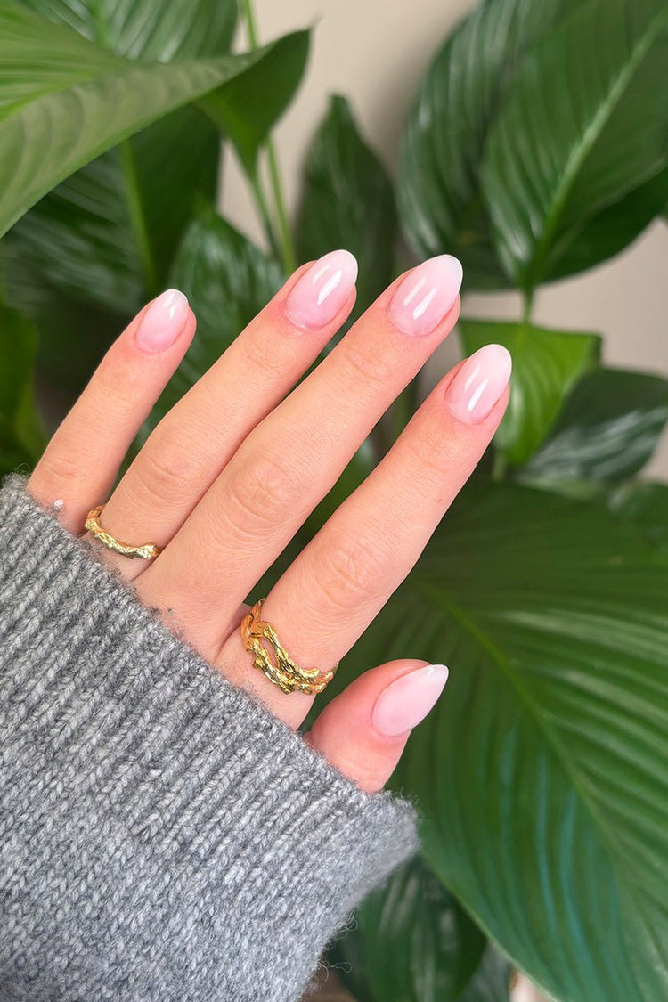 Desire · 418 – Rubber Base Nailsterilta, kuva 3