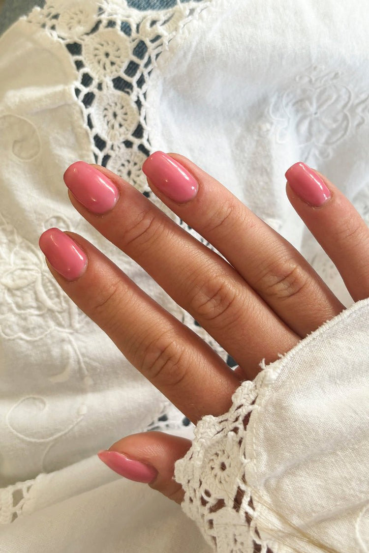 Fall in Love · 416 – Rubber Base Nailsterilta, kuva 3