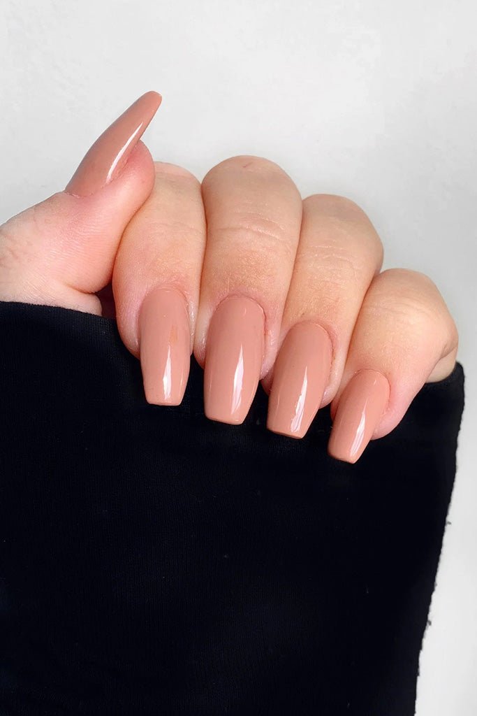 Sandy Beige · 245 – Geelilakka Nailsterilta, kuva 3