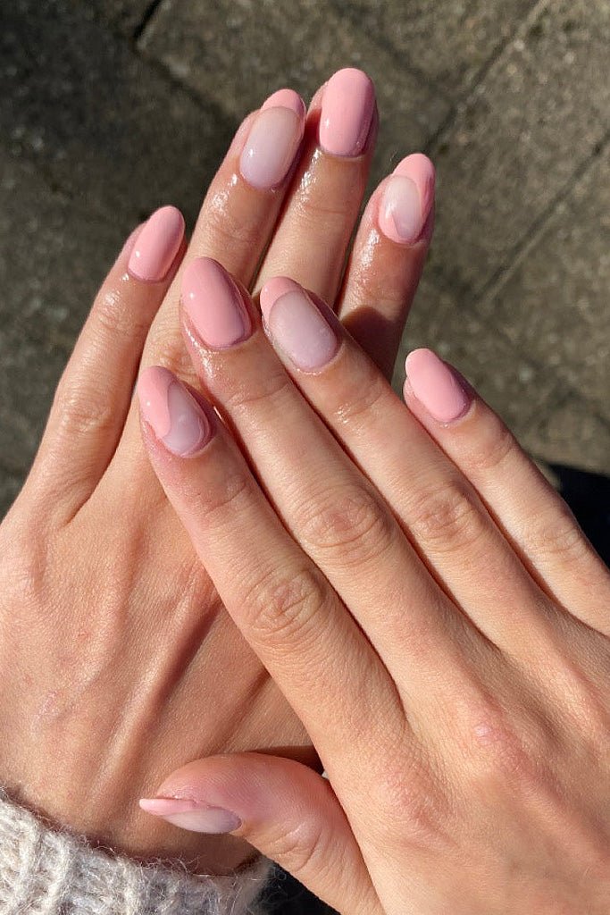 Sexy Too  · 26 – Geelilakka Nailsterilta, kuva 3
