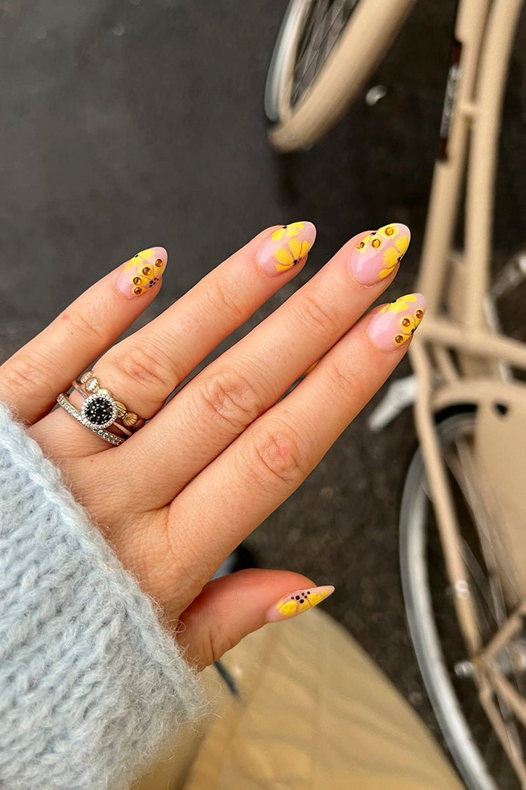 Sunflower Kiss · 56 – Geelilakka Nailsterilta, kuva 3
